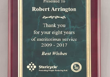 When Gifting Plaque Awards to Employees Should Be Considered