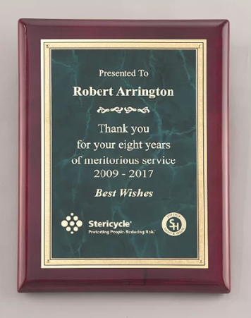 When Gifting Plaque Awards to Employees Should Be Considered