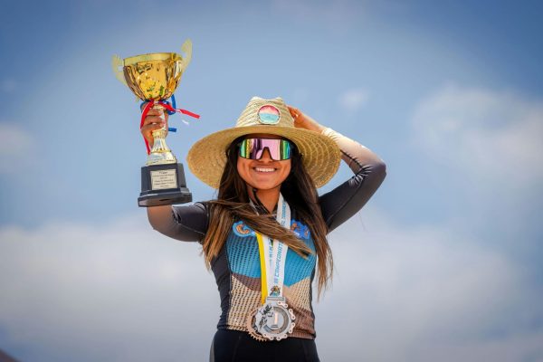 What Should You Engrave on a Trophy Plaque