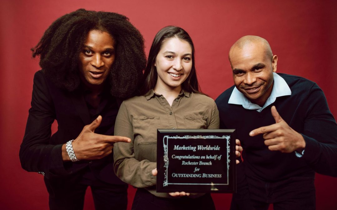 Which Businesses Should Give Employees Custom Wall Plaques?