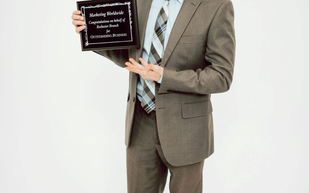 What to Write on an Employee of the Month Plaque