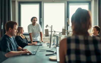 Custom Awards That Marketing Companies Use to Celebrate Wins